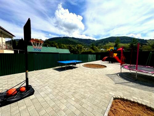 Outdoor family space at Golden Lemon